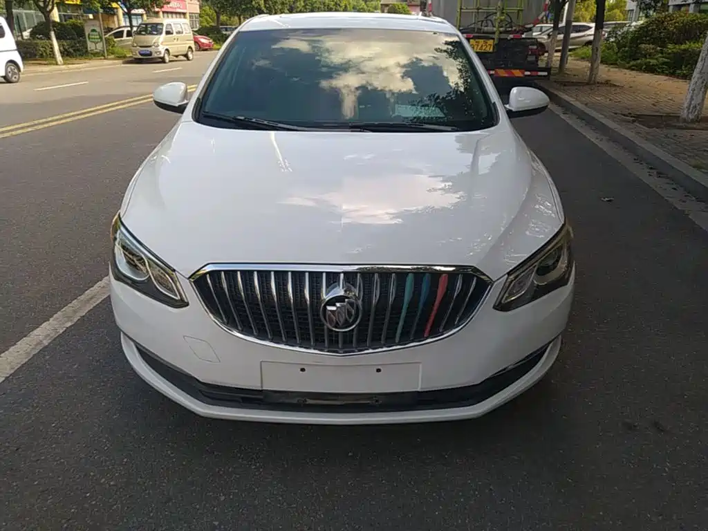 Photo 3 - Buick Excelle