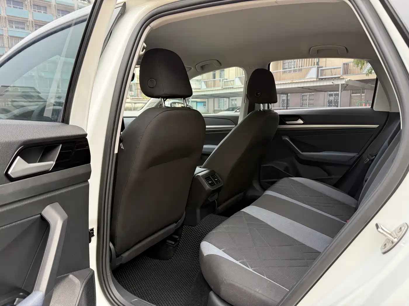 Volkswagen Lavida 2023 1.5L Auto Delight Edition фото 7