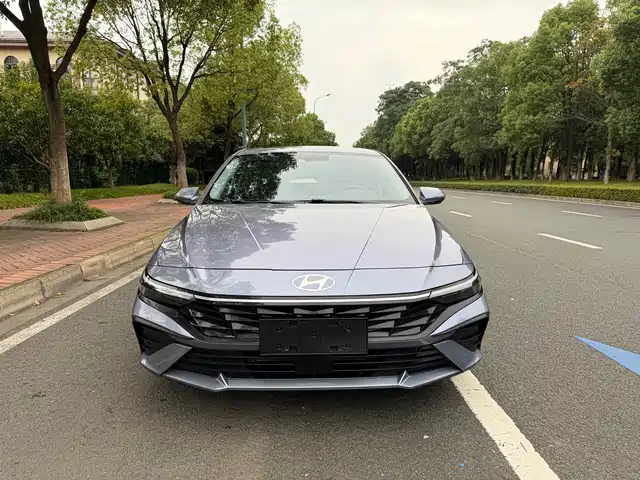 Hyundai Elantra 2023 Model 1.5L CVT LUX Premium Edition — фото 2