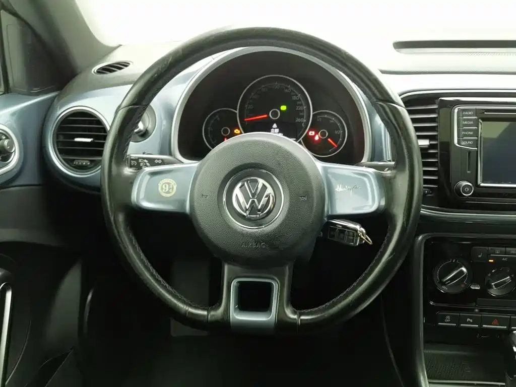 Volkswagen Beetle 2018 2018 180TSI Trend Joy Edition