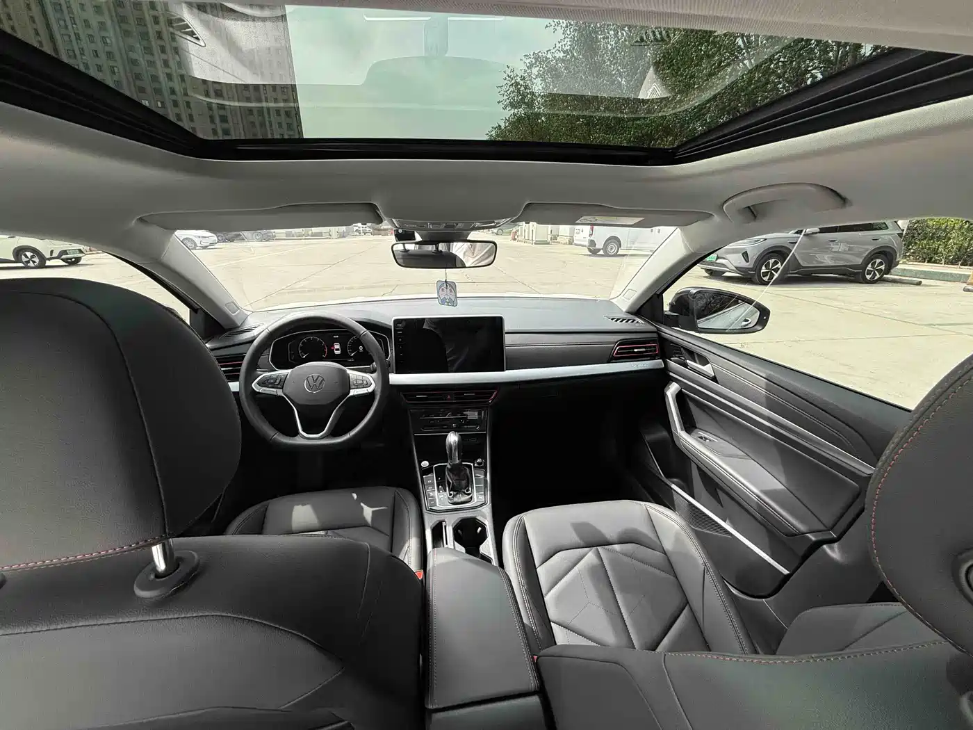 Volkswagen Lavida 2024 Model 300TSI DSG Starlight Leading Edition фото 10