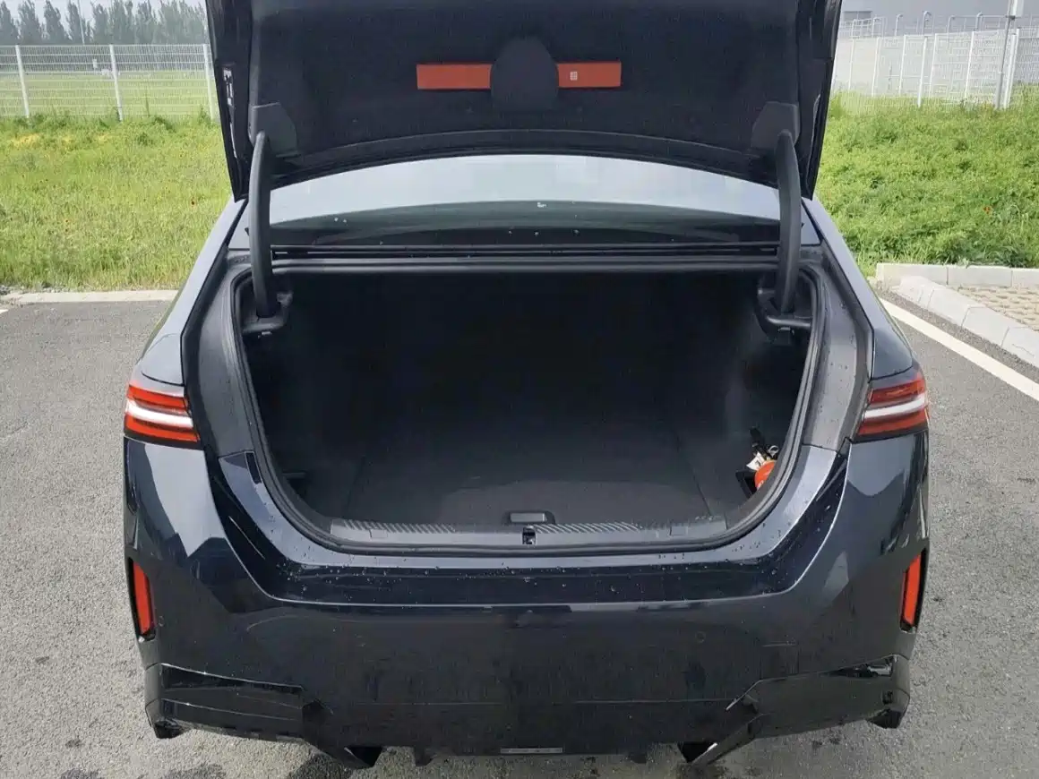 BMW i5 2025 2025 eDrive 35L M Sport Package