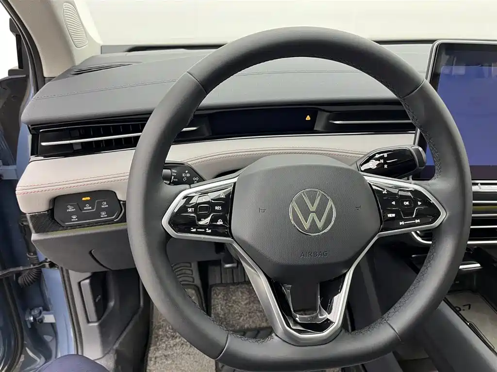 VOLKSWAGEN ID.7 VIZZION