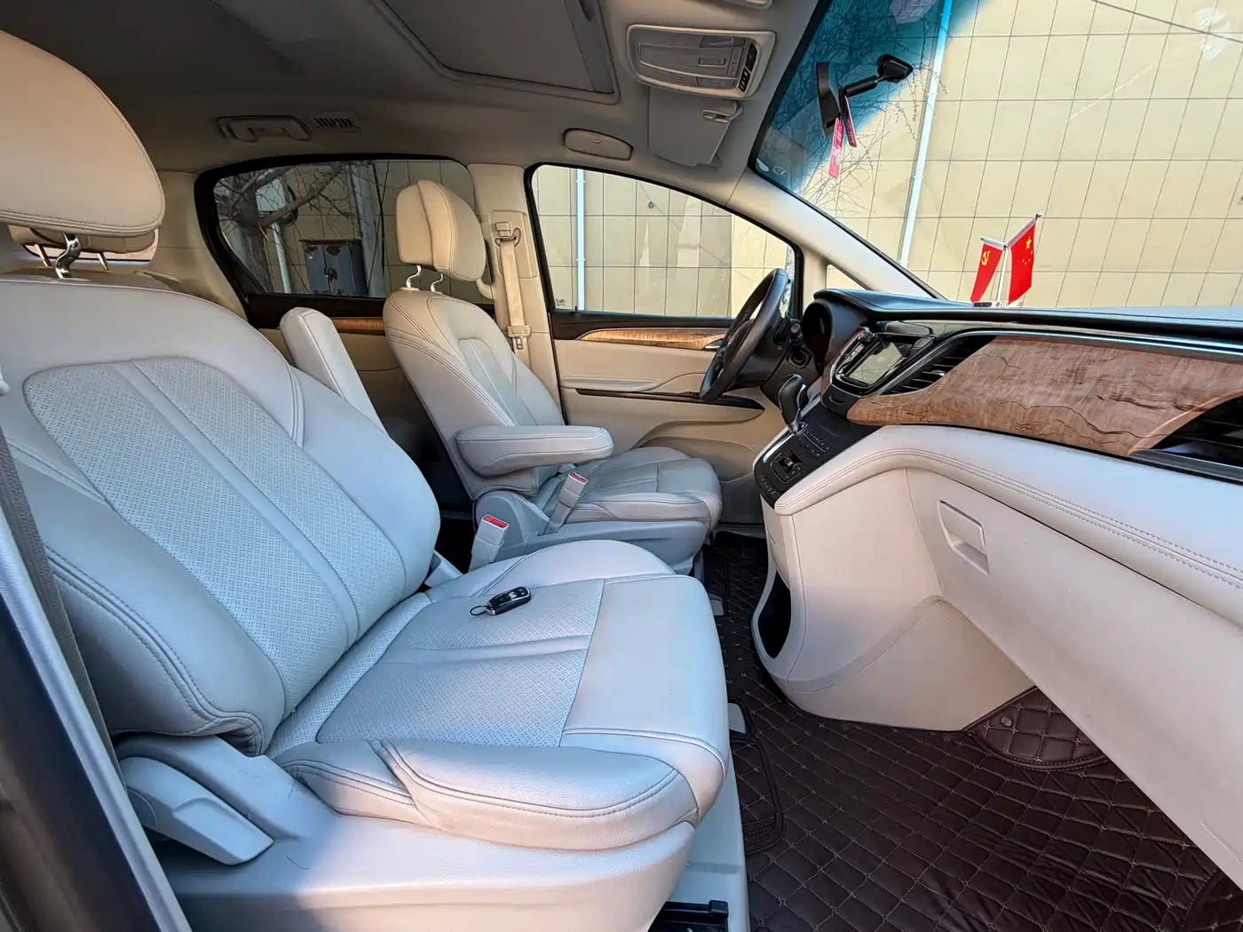 Buick GL8 2017 ES 28T Comfort Type China V фото 18