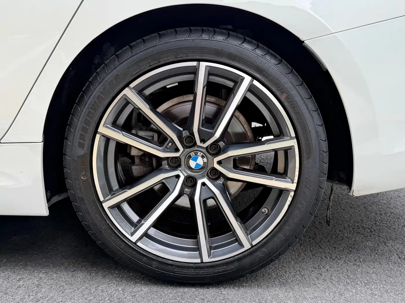 Photo 8 - BMW 3 Series