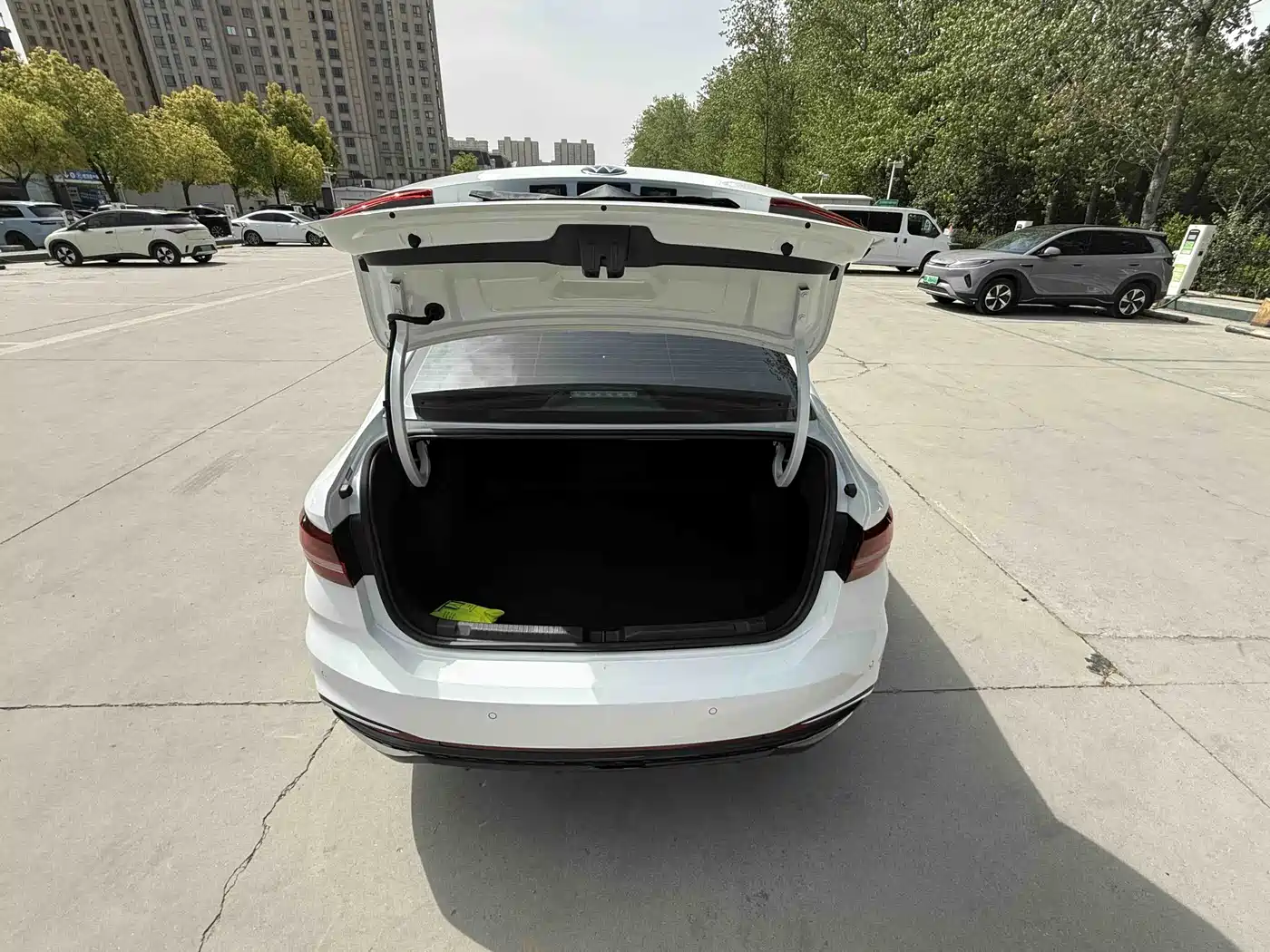 Volkswagen Lavida 2024 Model 300TSI DSG Starlight Leading Edition фото 6