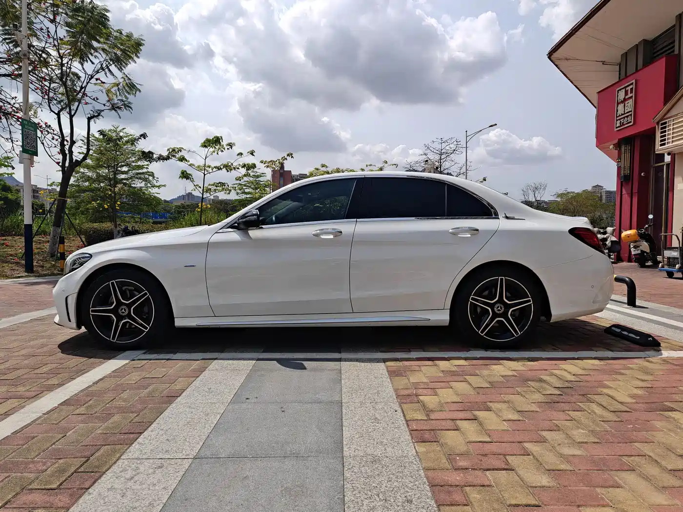 MERCEDES-BENZ C CLASS