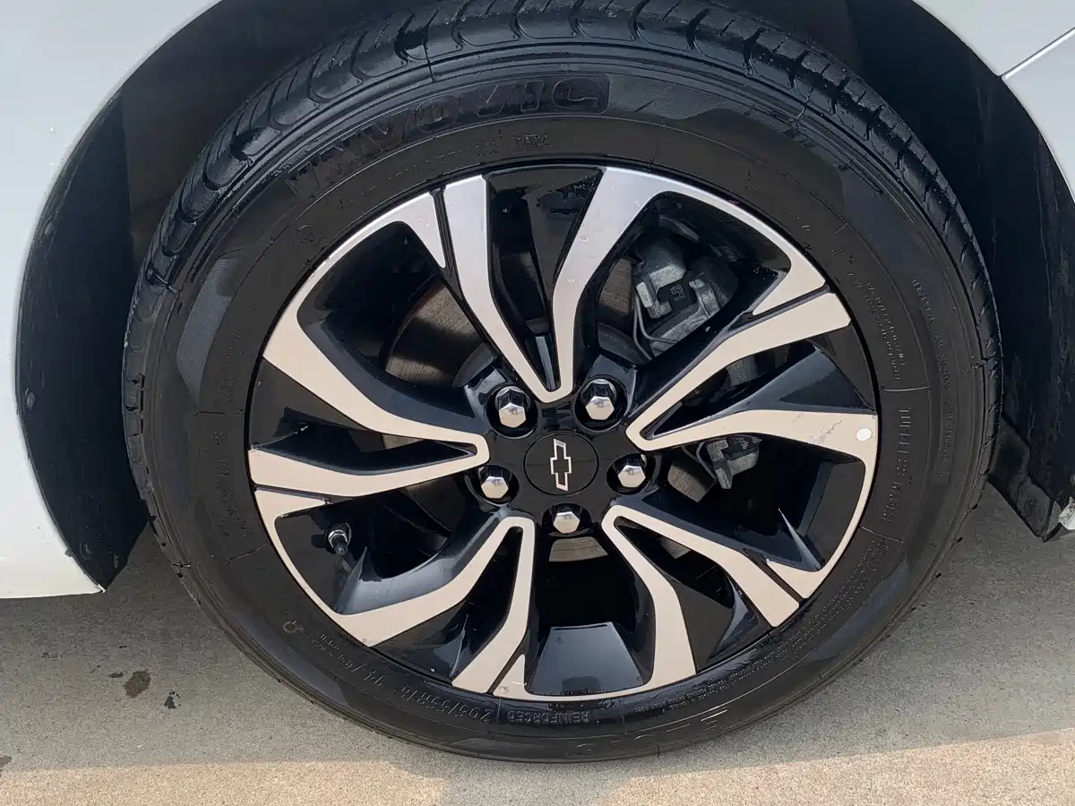 Chevrolet Monza 2019 RS 330T Auto Smooth Edition China VI фото 19