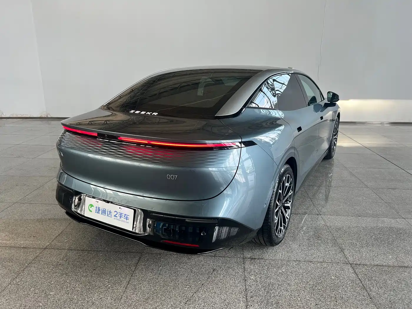 2025 ZEEKR 007
