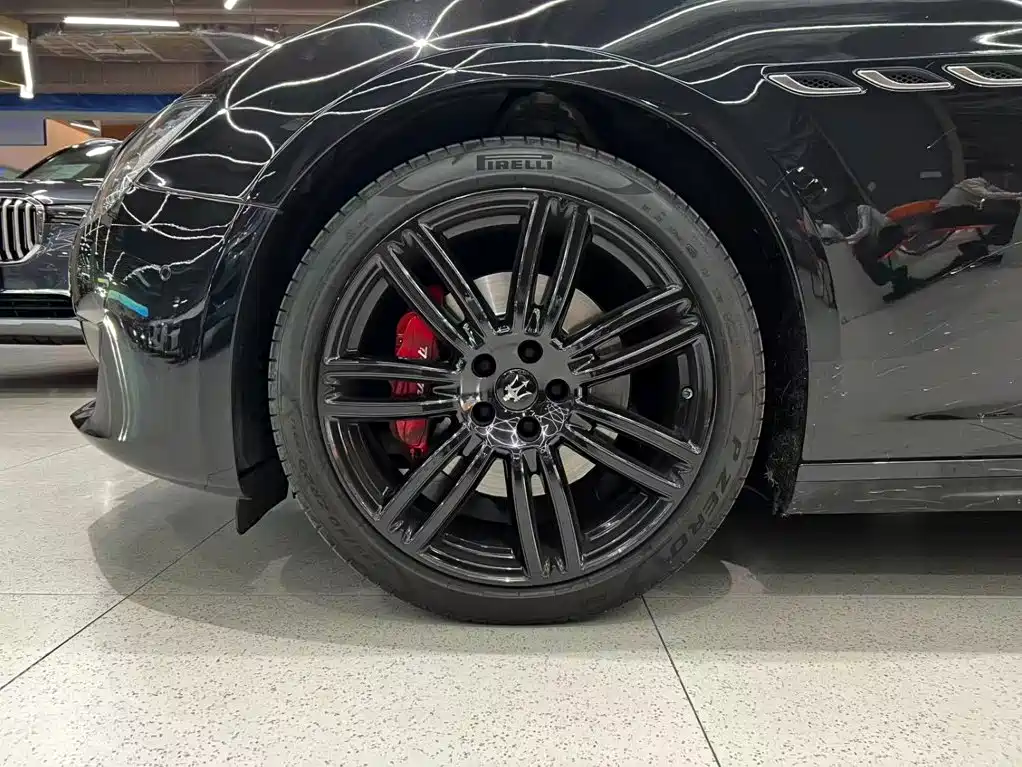 صورة 10 - Maserati Ghibli