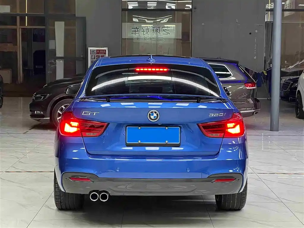 BMW 3 Series GT 2018 320i M Sport фото 5