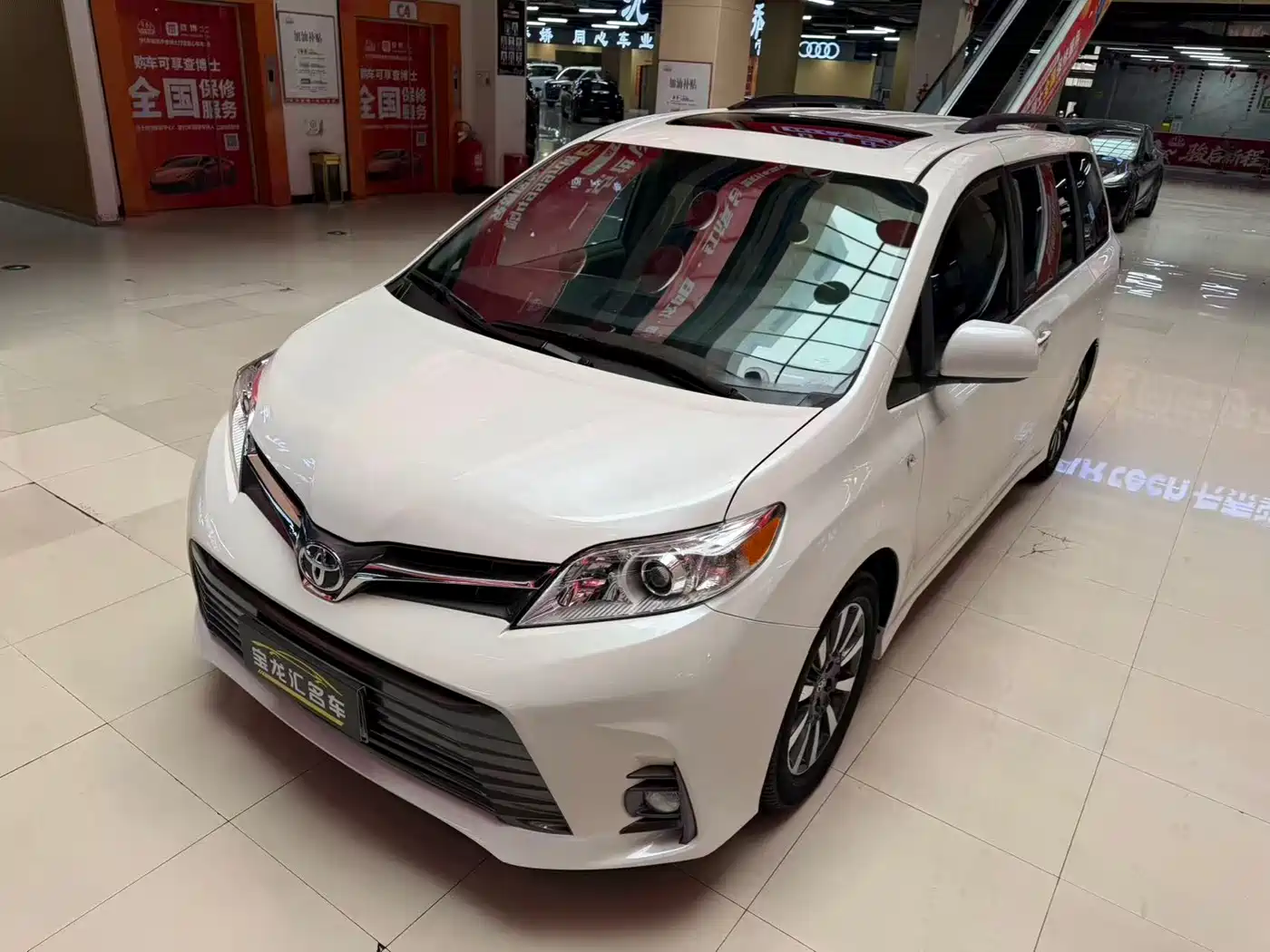 Toyota Sienna 2015 3.5L 2WD LE фото 7