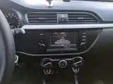 Photo 13 - Kia K2