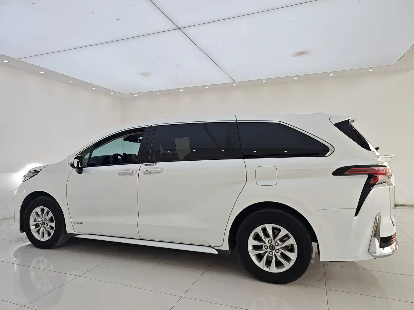 Toyota Granvia 2023 2023 2.5L Hybrid Comfort Edition