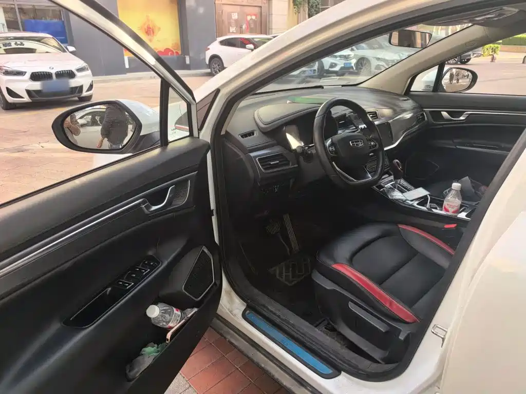 Photo 14 - Geely Emgrand GS