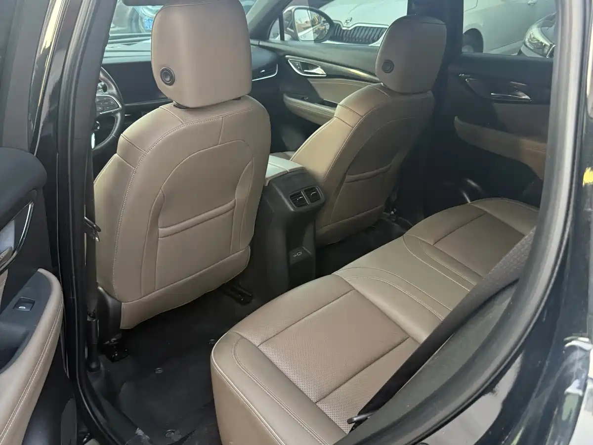 Photo 6 - Buick Envision Plus