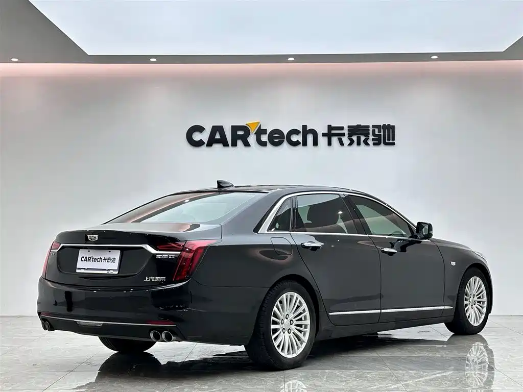 CADILLAC CT6