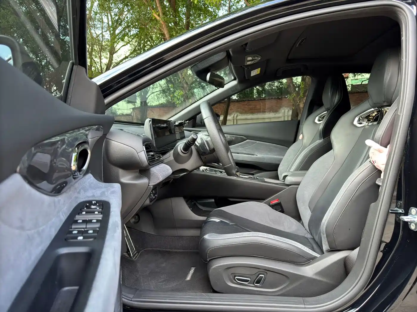 GAC Trumpchi Trumpchi Emkoo 2025 2024 Model 400T Auto Shadow Leopard R PRO Edition