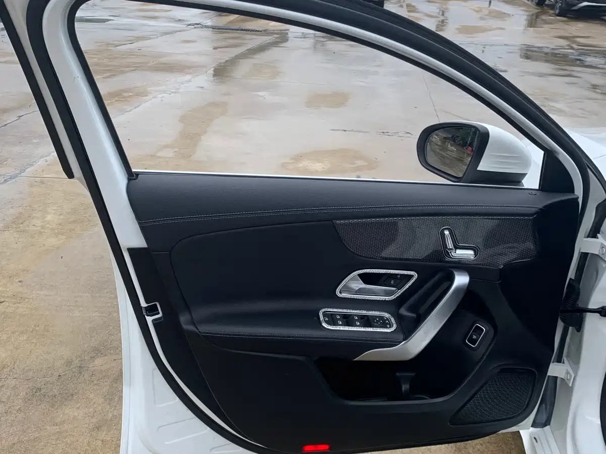 Mercedes-Benz A-Class 2021 A 200 L Sport Sedan Fashion Edition фото 5