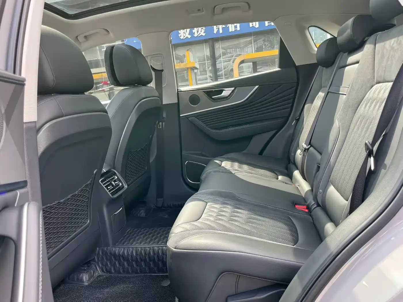 Hongqi HS5 2023 2.0T Flag Enjoy Pro Edition фото 9