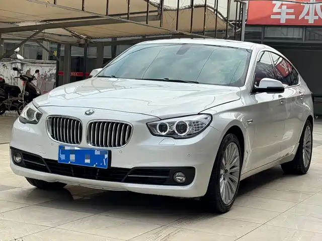  BMW BMW 5 Series GT 2015 535i Leading
