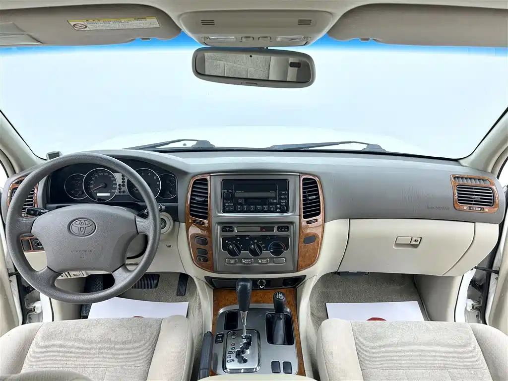 Toyota Land Cruiser 2005 Model 4.7L Automatic GX-R Luxury DVD Edition фото 15