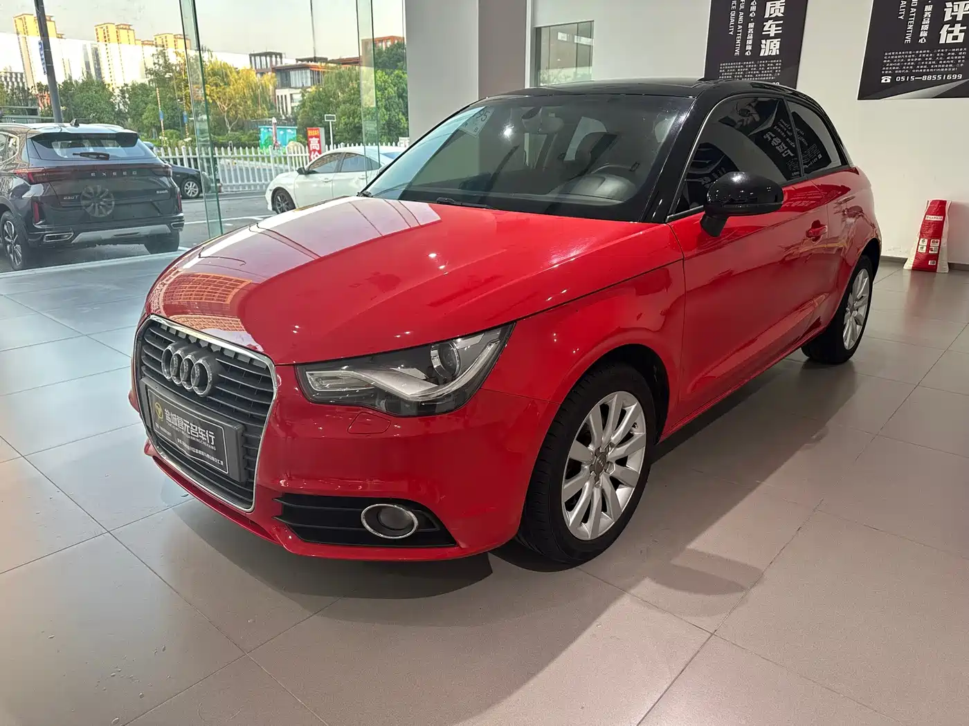 Audi A1 2015 2014 30 TFSI Comfort
