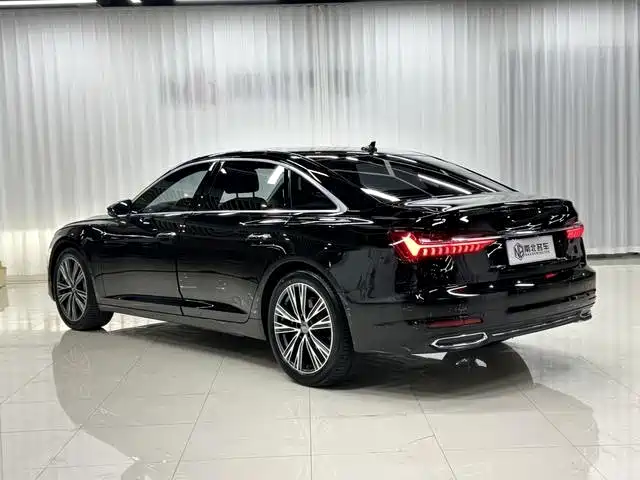 Photo 4 - Audi A6L