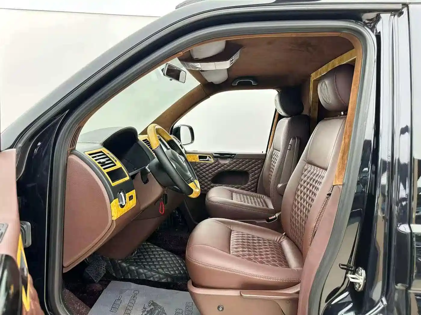 Volkswagen Caravelle 2014 2.0TSI 4WD Comfort Edition фото 6