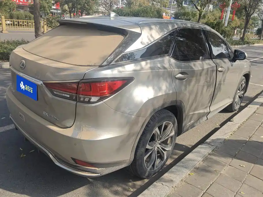 Photo 3 - Lexus RX