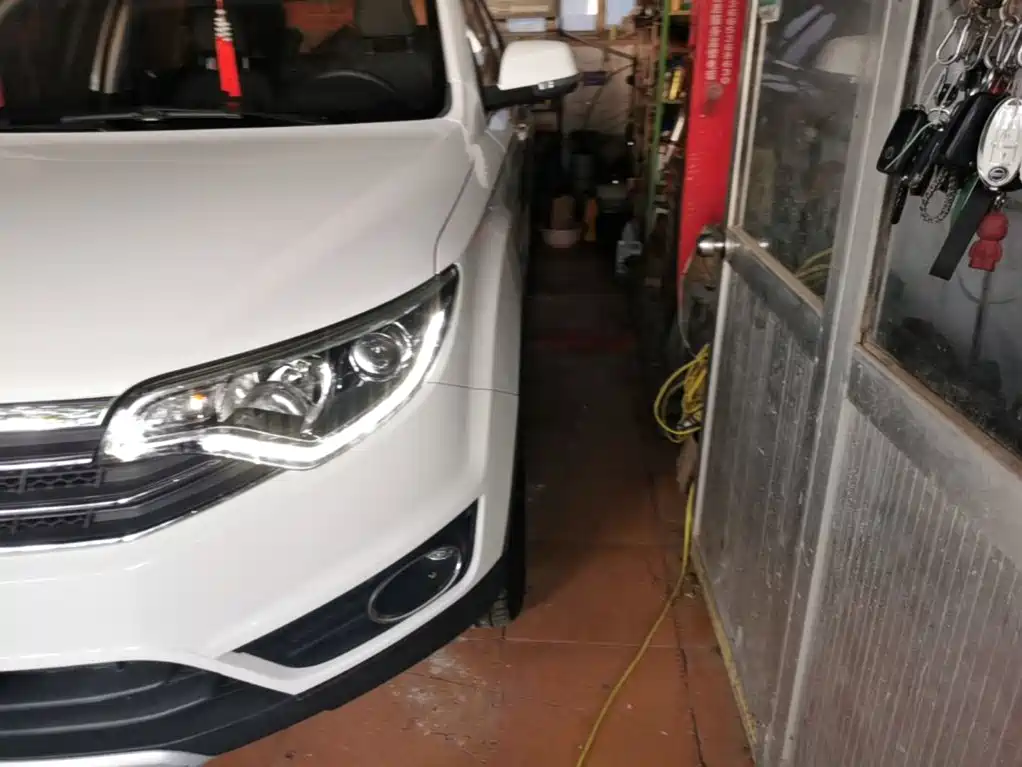 FAW Senya R7 2017 2017 Model 1.6L Manual Comfort