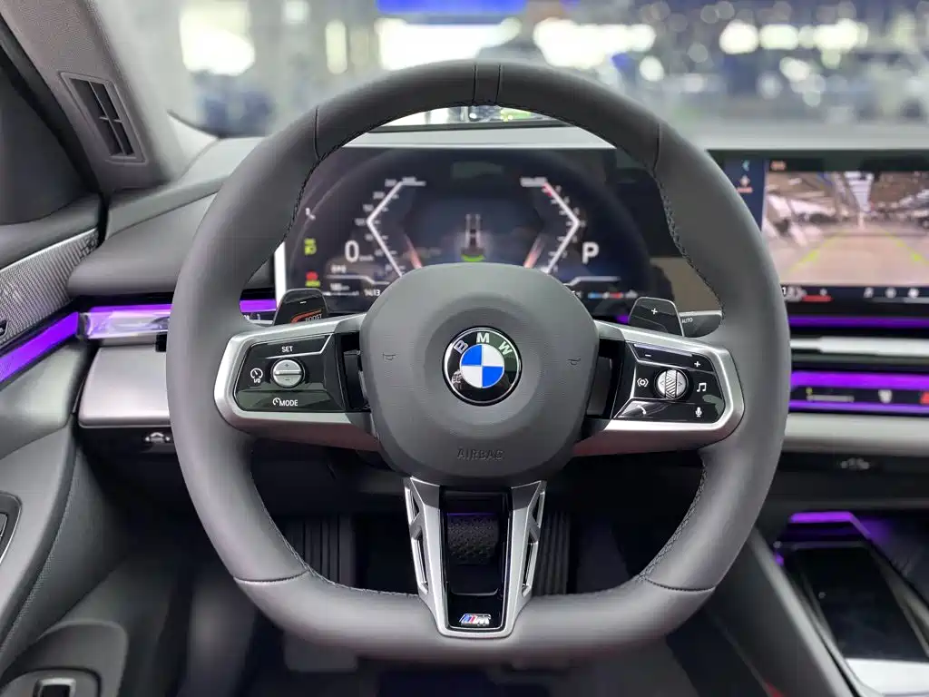 Photo 16 - BMW 5 Series