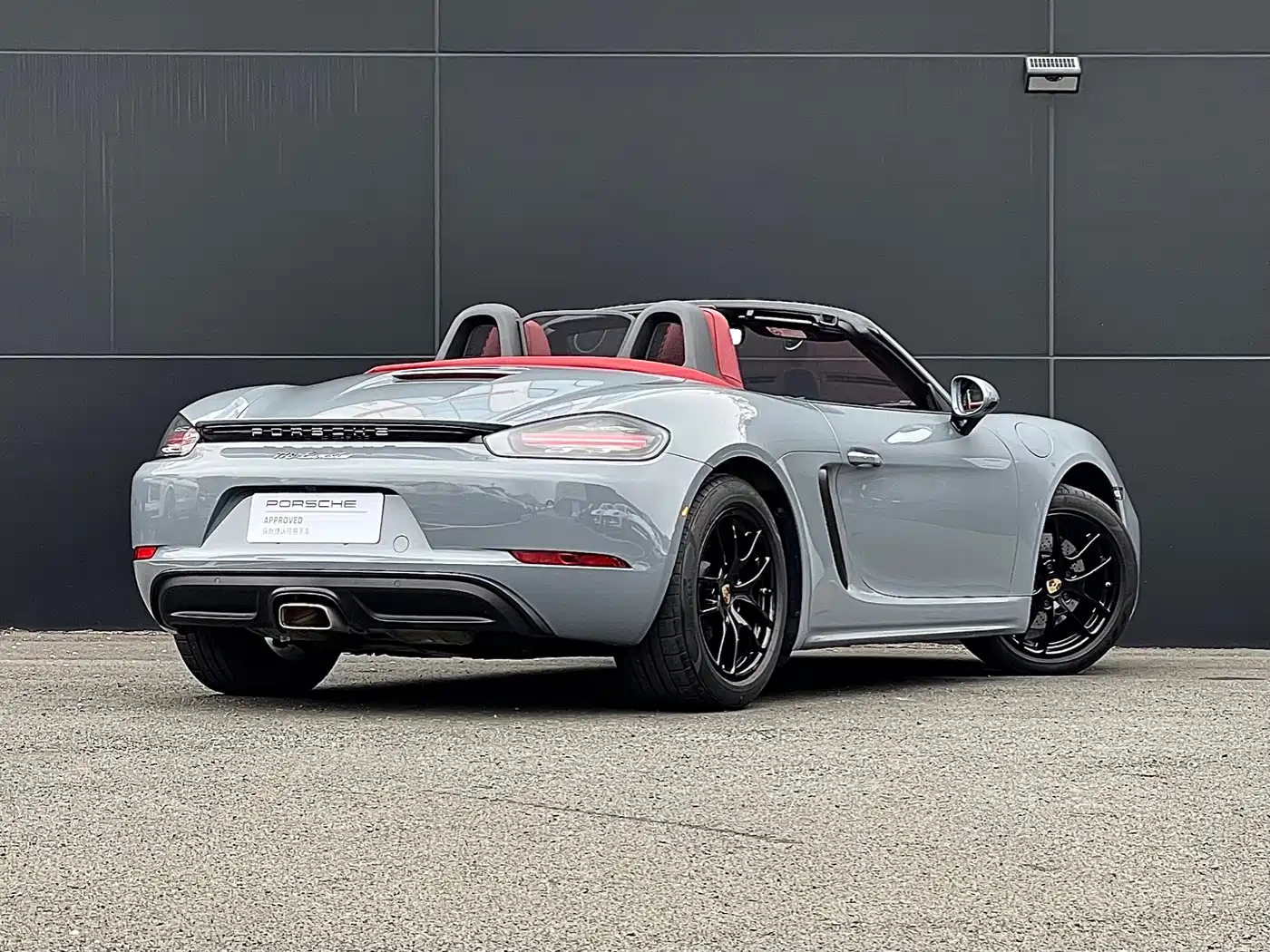 PORSCHE 718
