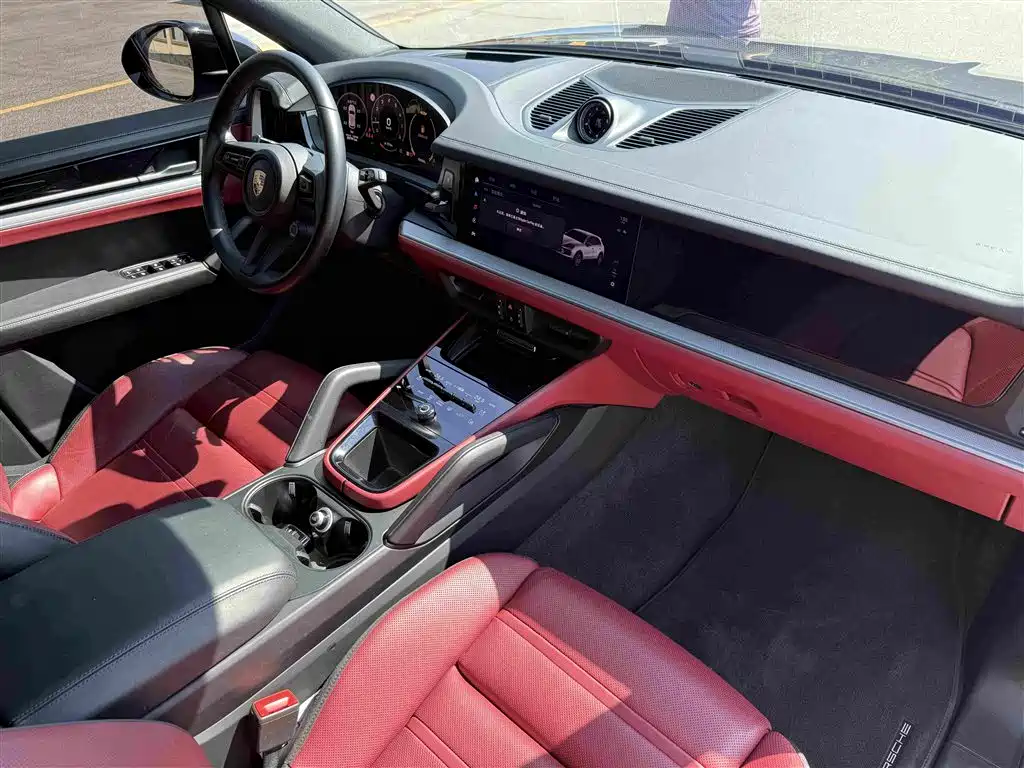 صورة 12 - Porsche Cayenne