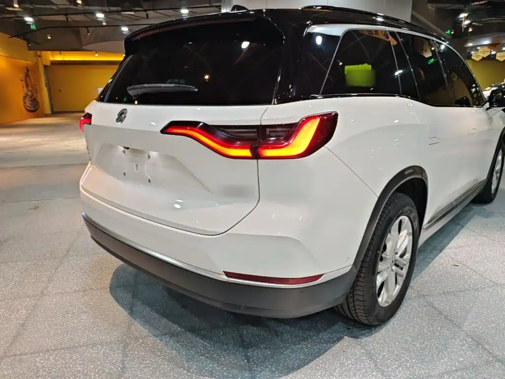 Фото 7 - NIO ES8
