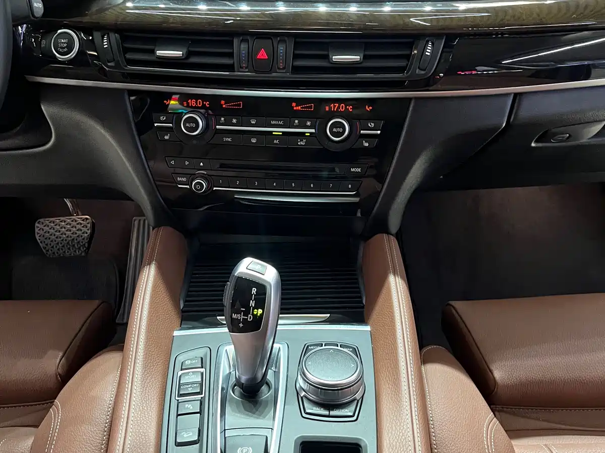 BMW X6 2017 xDrive28i фото 18