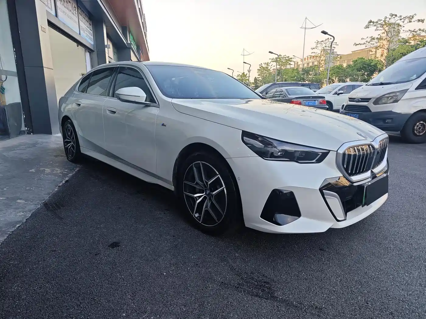 BMW i5 2024 2024 eDrive 35L Premium Model M Sport Package