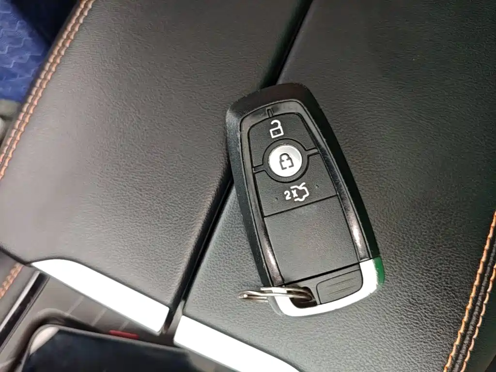 Photo 17 - Ford Explorer