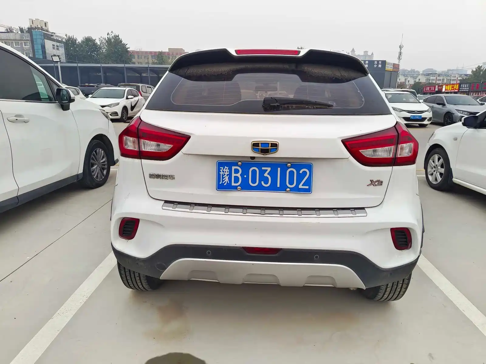 Фото 10 - Geely Vision X3