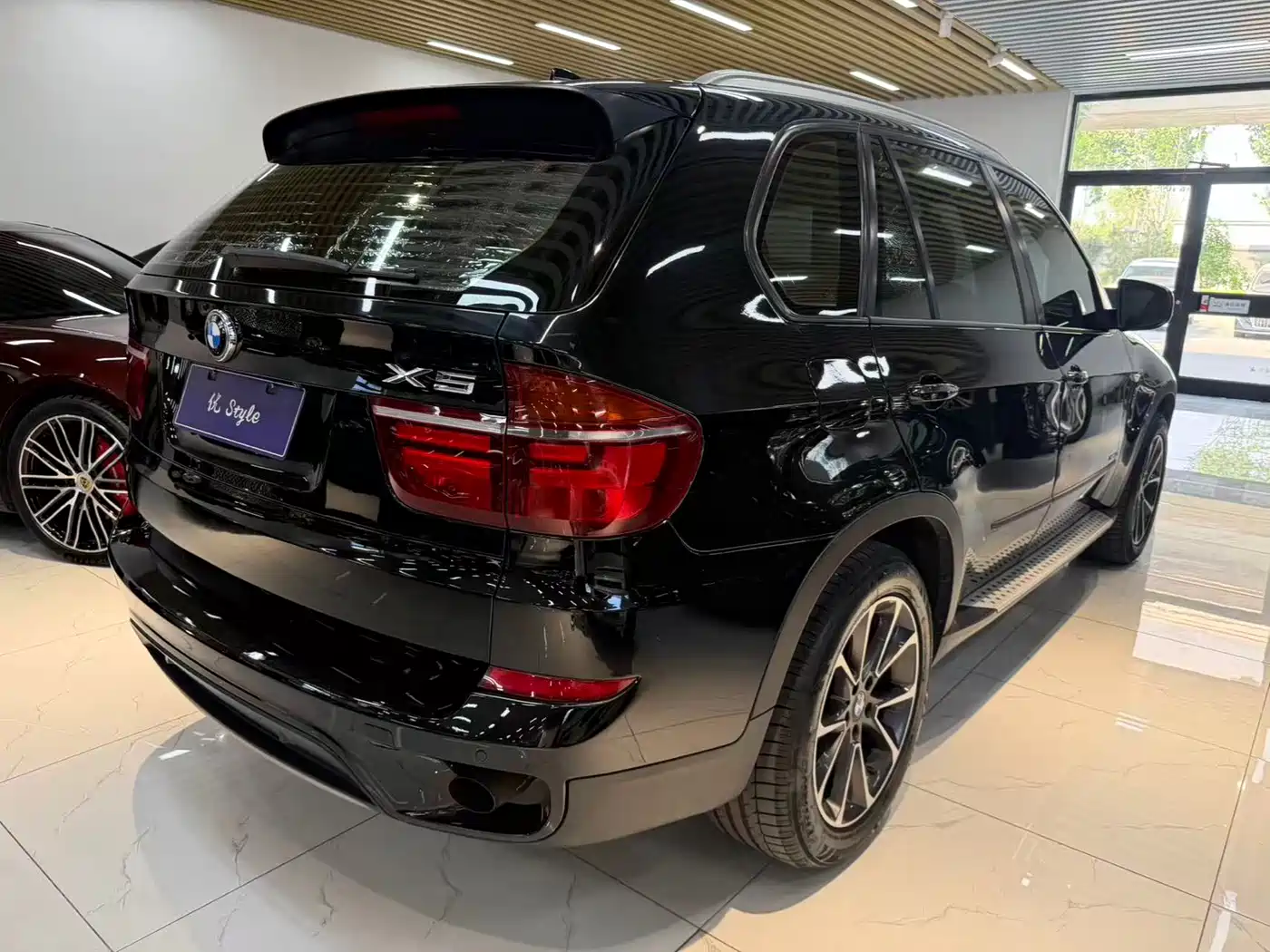 BMW X5 (Import) 2011 xDrive35i Luxury Edition фото 3