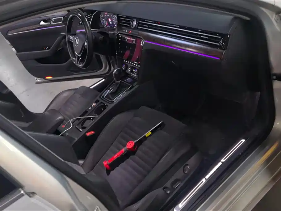 Volkswagen Magotan 2018 330TSI DSG Premium фото 8