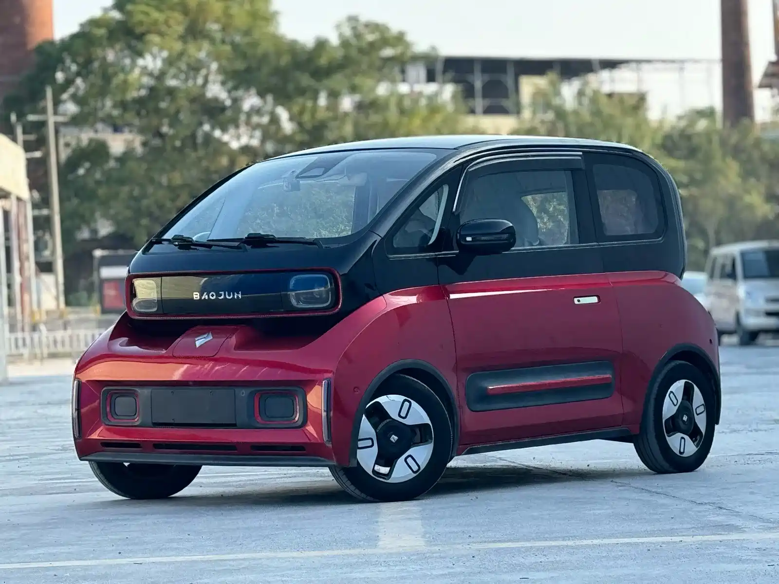 Фото 1 - Baojun E300