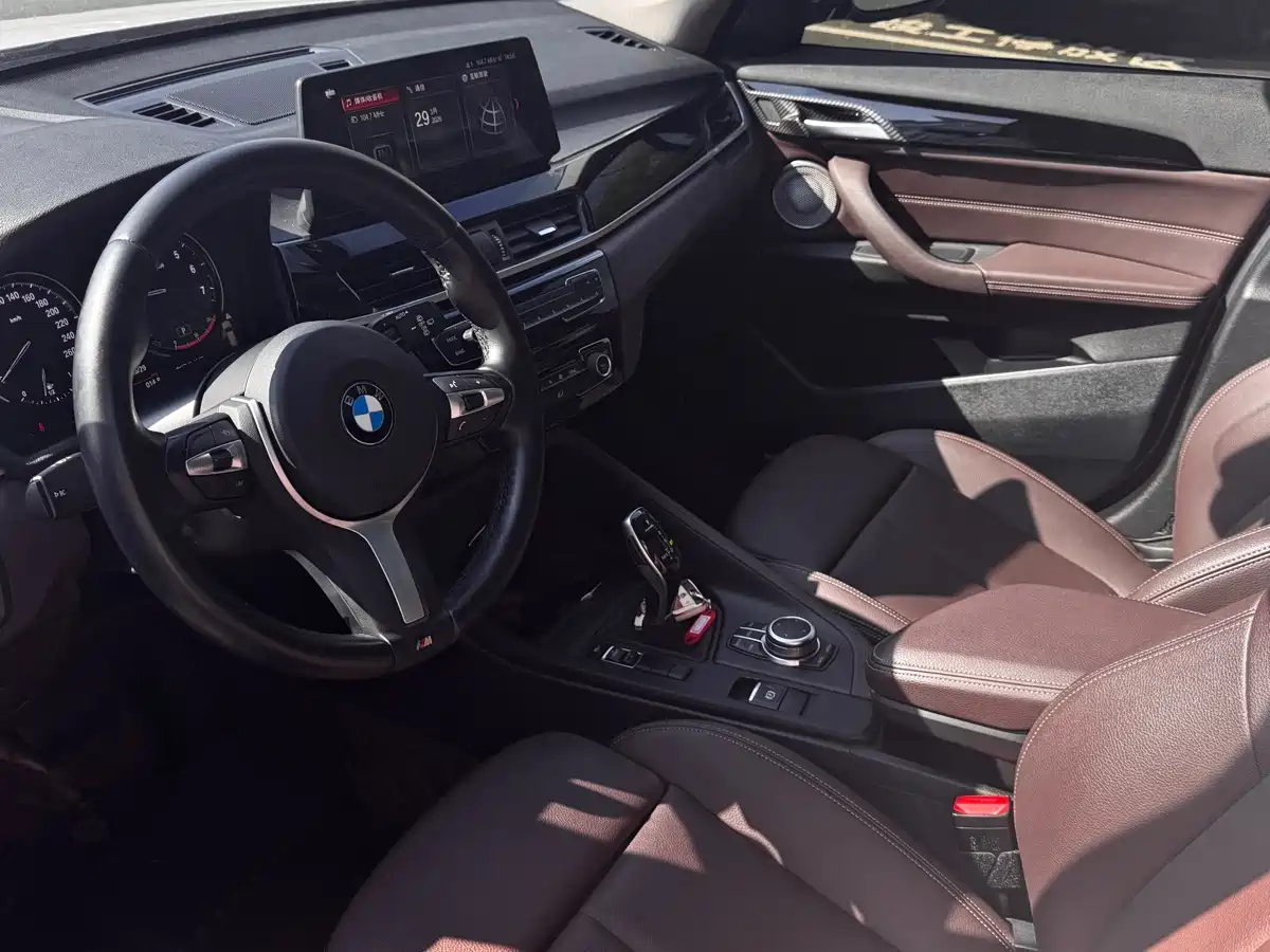BMW X1 2021 sDrive25Li Leading фото 4