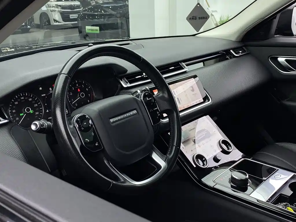 Фото 21 - Land Rover Range Rover Velar