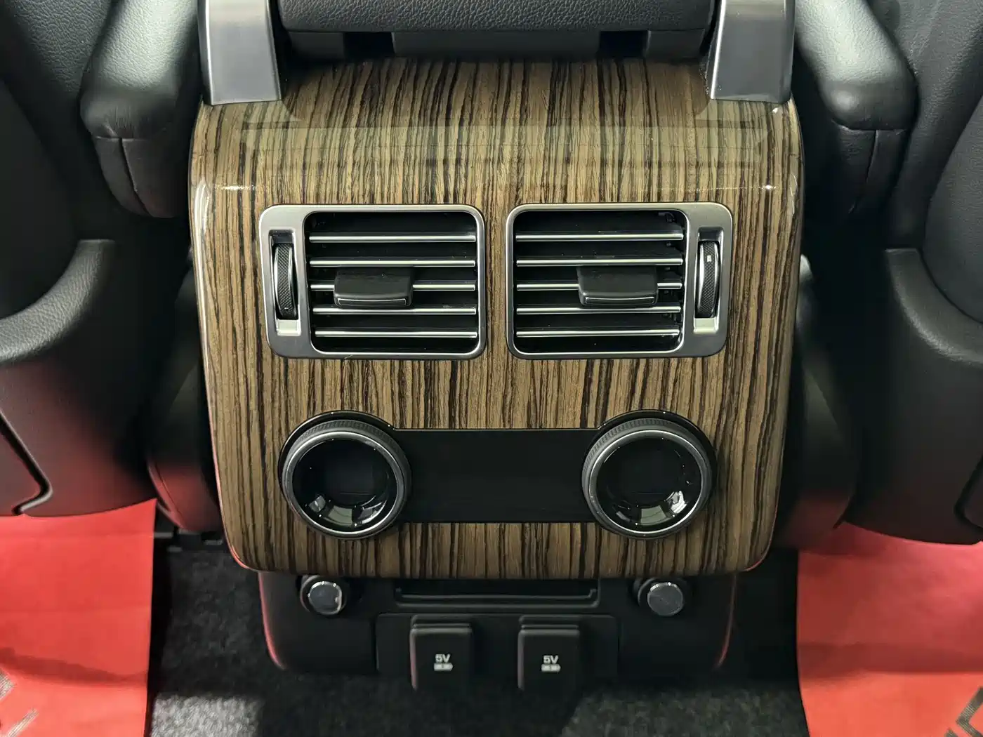 Land Rover Range Rover 2018 3.0 SC V6 Golden Age Edition фото 30