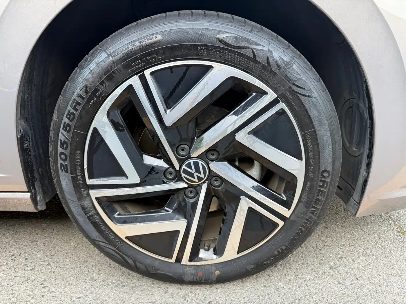 Volkswagen Sagitar 2024 300TSI DSG Surpass Edition фото 13