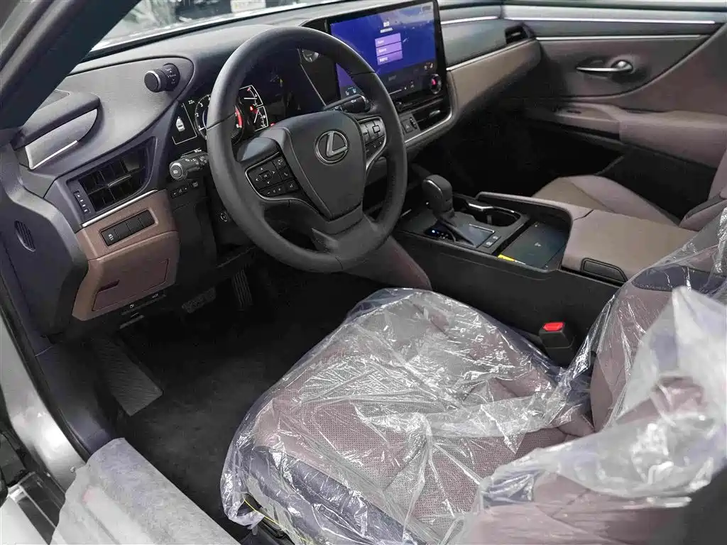 Lexus ES 2026 2025 200 Ultimate Edition