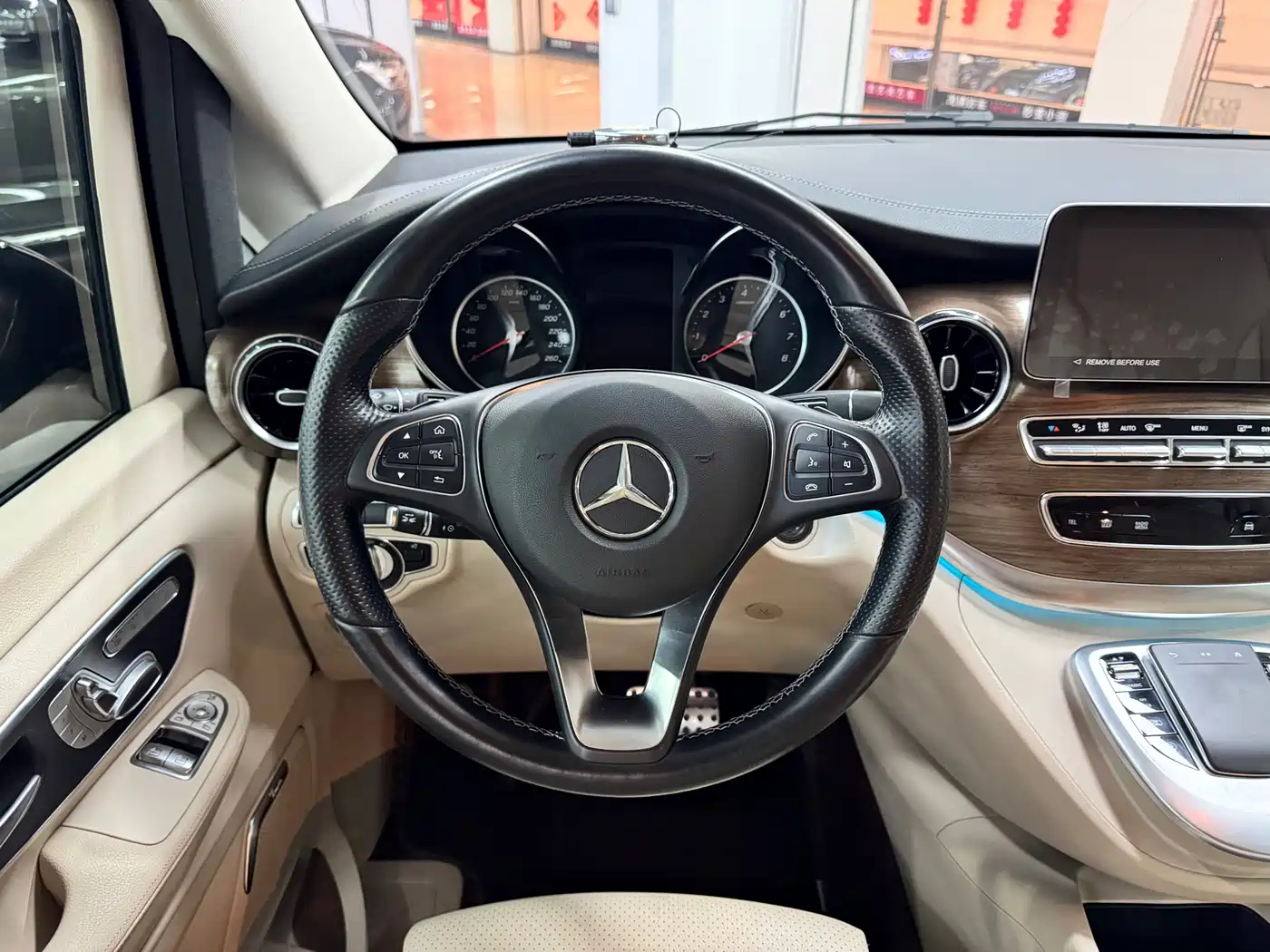 MERCEDES-BENZ V CLASS