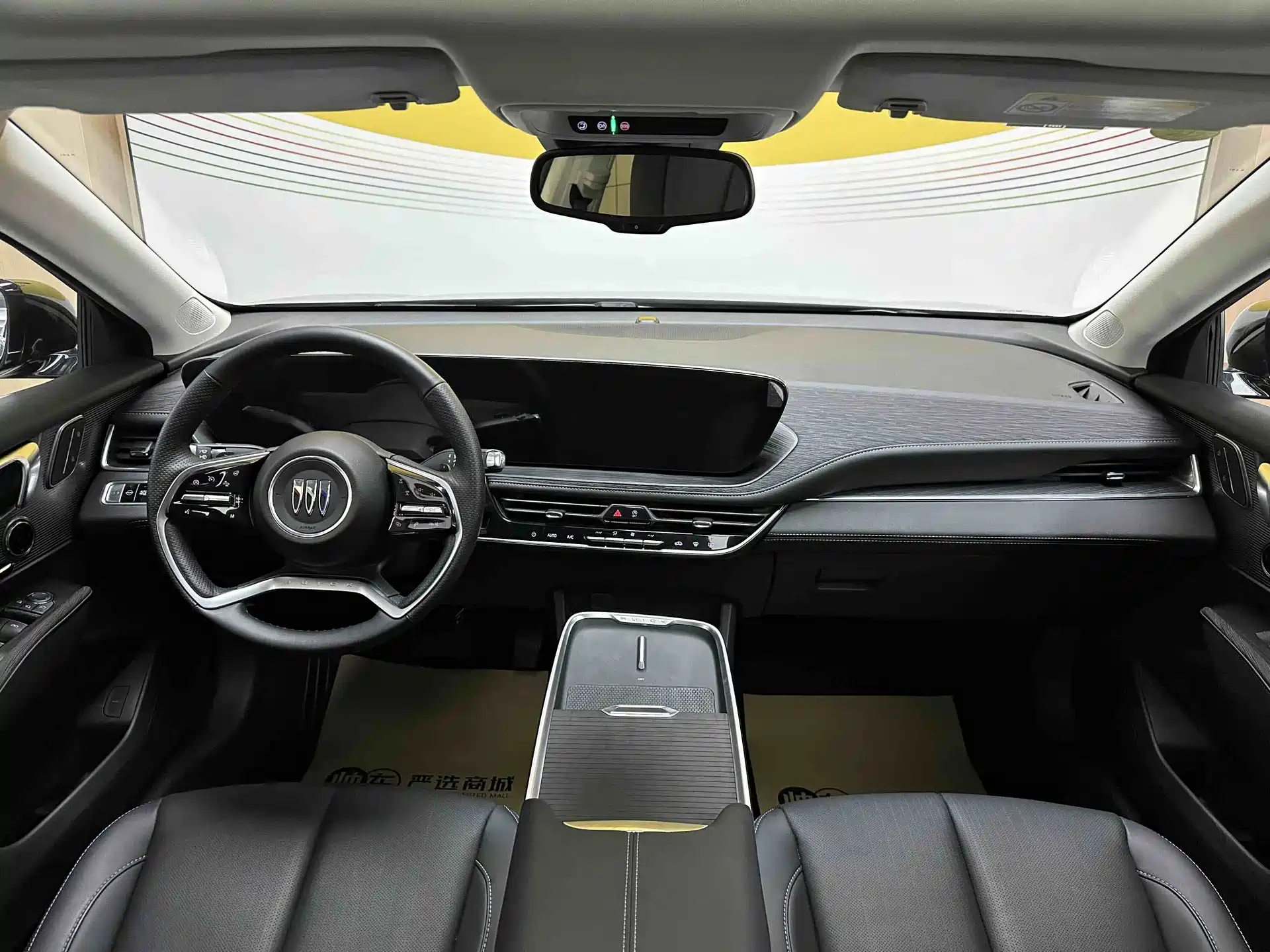 Photo 7 - Buick LaCrosse