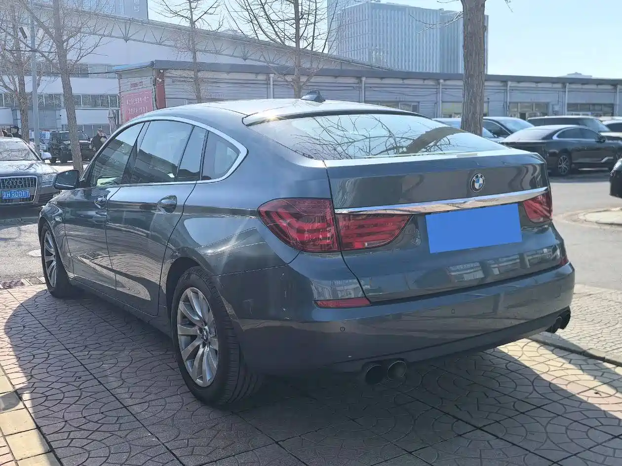BMW 5 Series GT 2011 535i Elegance фото 6